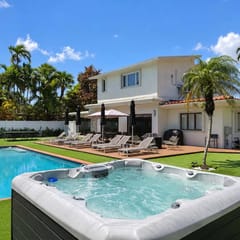 Villa Solara | Pool, Sauna, Hot Tub & Sport Court