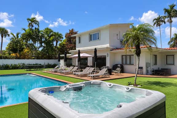 Villa Solara | Pool, Sauna, Hot Tub & Sport Court - Image 1