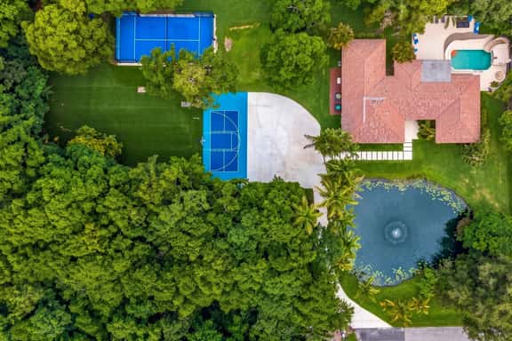 Hot-Tub, Pool, Golf, Pickleball, Basketball | Casa - Image 1