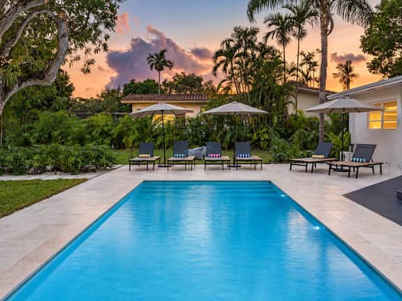 Pool, Bskt+Pckl Ball, Fire Pit, Billiards | Oasis - Image 2