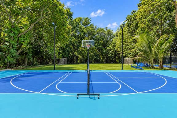 Hot-Tub, Pool, Golf, Pickleball, Basketball | Casa - Image 4